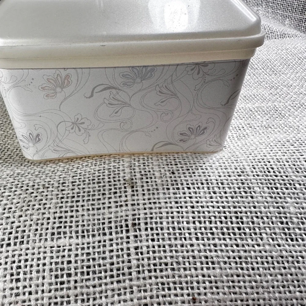 Cottonelle Fresh Flushable Wipes Refillable Plastic Dispenser Empty White Floral